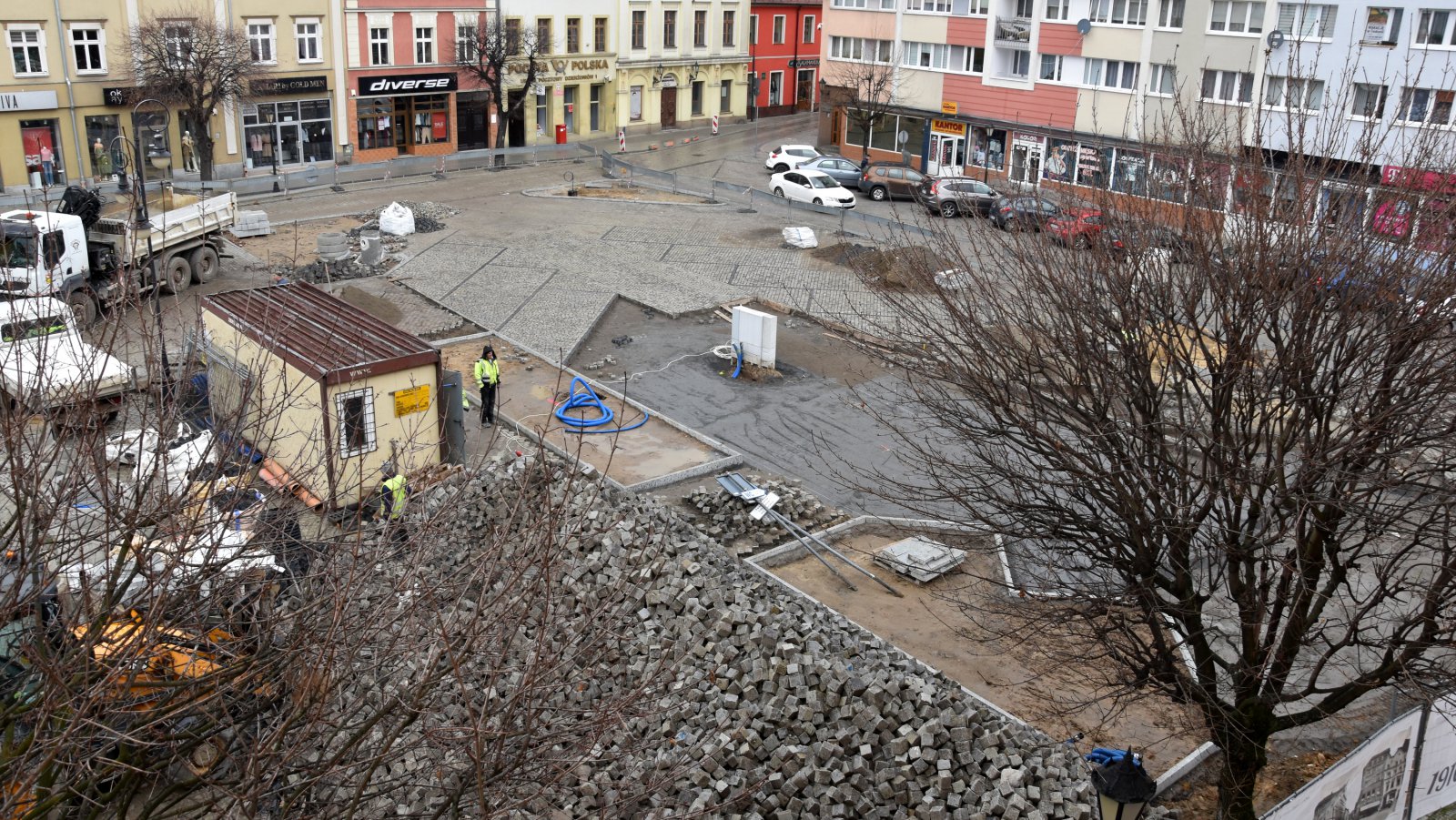 Rynek z góry, część kostki rukowej zdjęcta