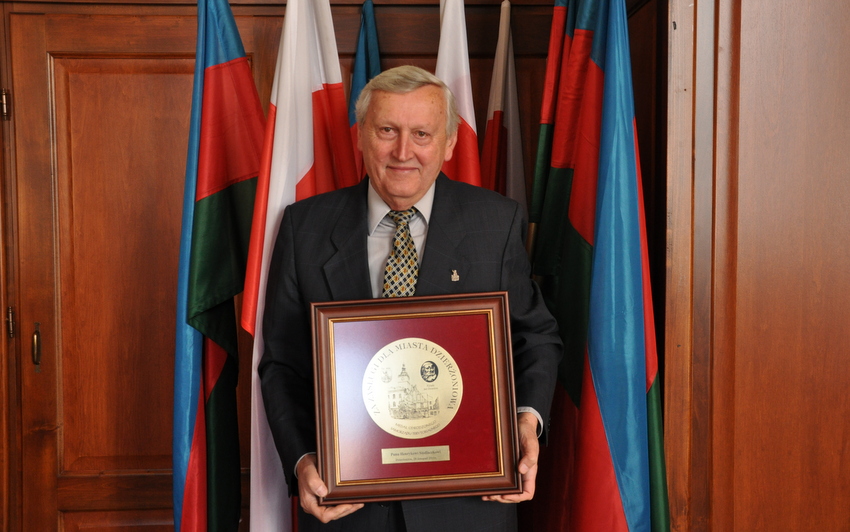 Henryk Siodlaczek z medalem za zasługi dla Dzierżoniowa