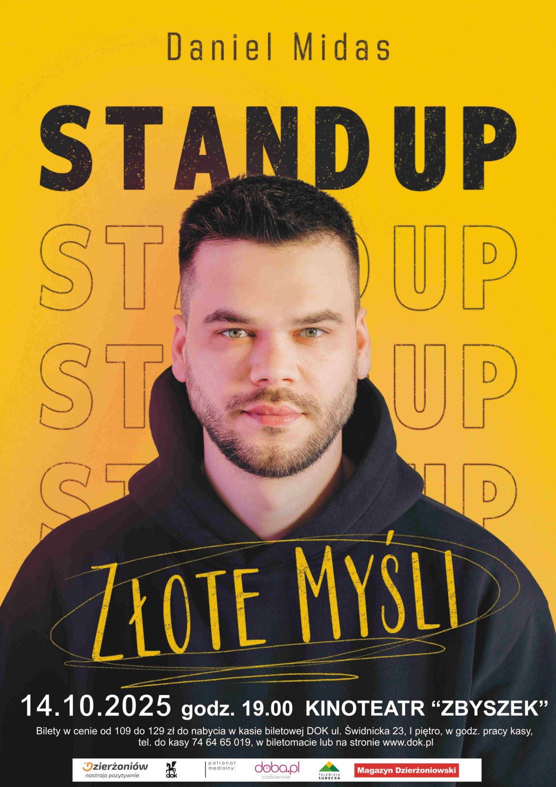 Plakat wydarzenia z dużym zdjęciem artysty na piaskowym tle i informacje podane w tekście