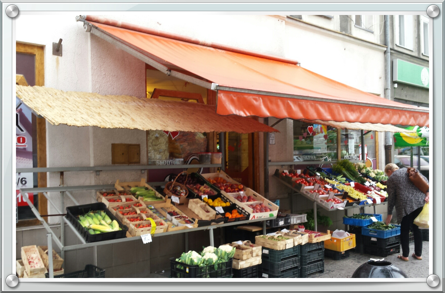 Zdjęcie sklepu ogólnospożywczego Owoce-Warzywa