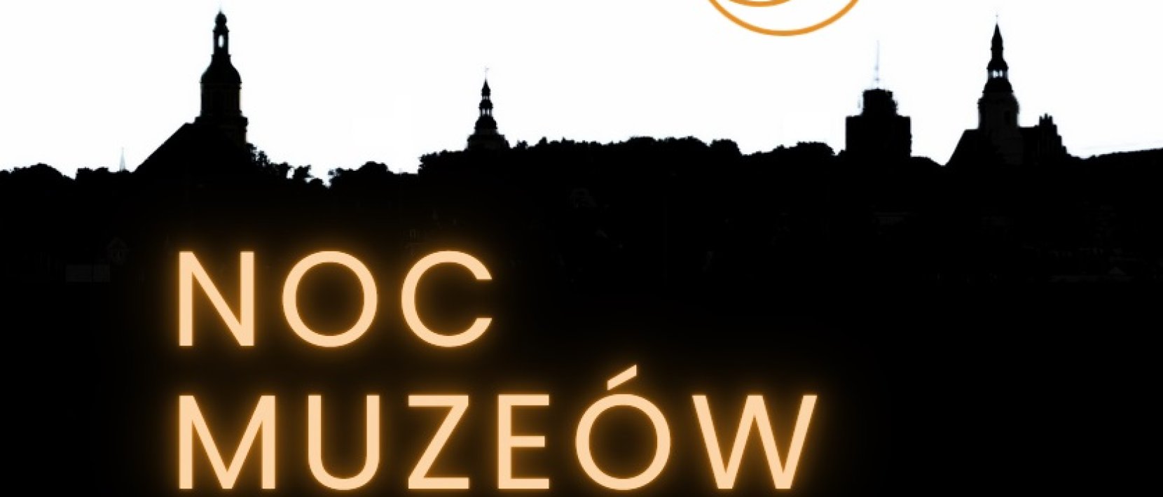 Cztery czarne wieże na białym tle i napis Noc Muzeów