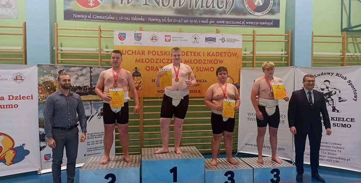 Zapaśnicy na podium