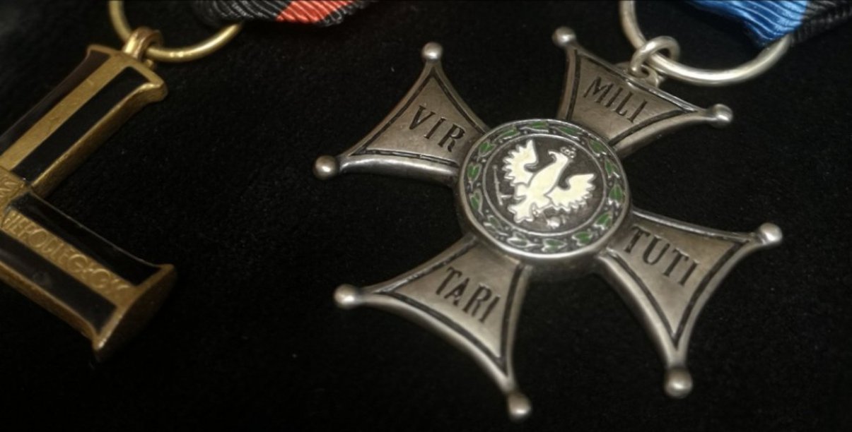 Order wojskowy w kształcie krzyża