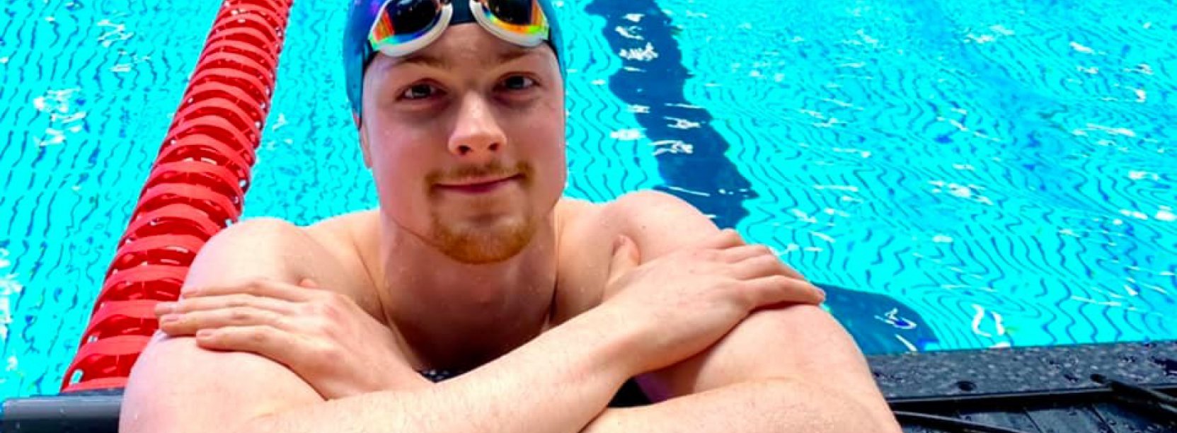 Paweł Juraszek w basenie olimpijskim