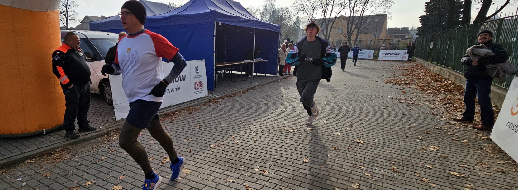 Uczestnicy biegu z 11 listopada 2024 r.