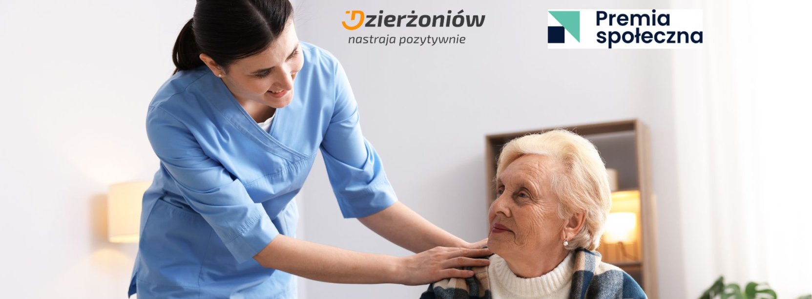 Opiekunka rozmawia z osobą starszą, logotypy Dzierżoniowa, premii społecznej oraz unii europejskiej i funduszy