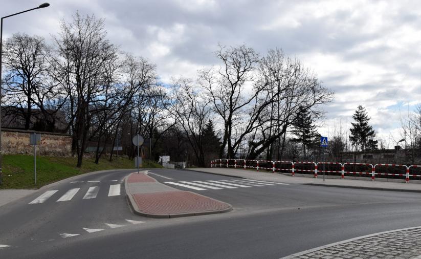 Zjazd z ul. Bielawskiej w ulicę Szpitalną