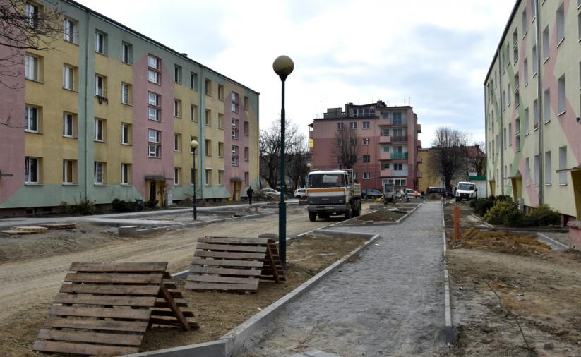 Chodnik rpzygotowany do układania kostki betonowej