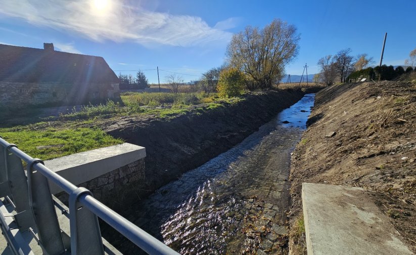 koryto Potoku Pieszyckiego po udrożnieniu
